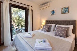 1 bedroom, iron/ironing board, bed sheets - Aglaia Studio in Longos (Longos)
