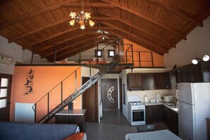 Interior - Foula House in Magnisia (Magnisia)