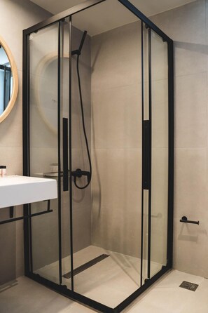 Shower, hair dryer, towels - One-Bedroom with Attic Apartment Sea View (Nikiana)