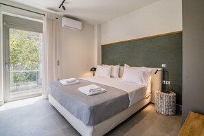 1 bedroom, iron/ironing board, travel cot, free WiFi - One-Bedroom Suite Garden View (Nikiana)