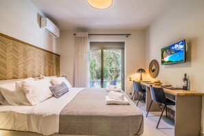 1 bedroom, iron/ironing board, travel cot, free WiFi - Garden View  Junior Suite (Nikiana)
