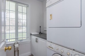 Cottage, Lake View | Interior - Lakeside Escape in Ramara (Orillia)