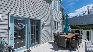 Cottage, Lake View | Tempat makan luar