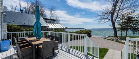 Ferienhaus, Seeblick | Speisen im Freien