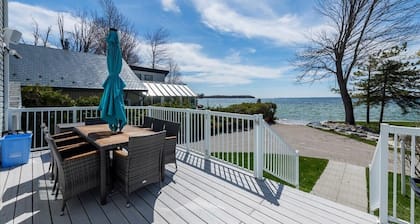 Lakeside Escape in Ramara