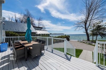 Lakeside Escape in Ramara