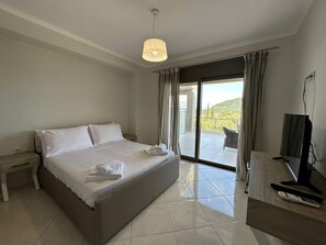 1 bedroom, iron/ironing board, free WiFi, bed sheets - Suite 1 - Elpida Luxury Suites (Nydri)