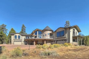 Exterior - Luxury Estate: Pool, Spa, Lake Views & Game Room (Fawnskin)