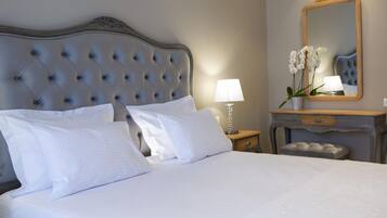 1 habitación, tabla de planchar con plancha, wifi gratis y ropa de cama