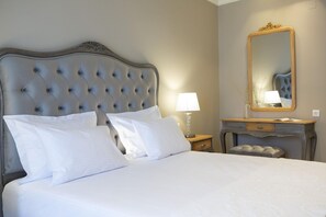 1 habitación, tabla de planchar con plancha, wifi gratis y ropa de cama 
