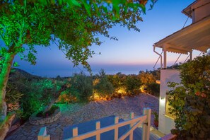 Property grounds - Caza Levantiera 4 bedroom villa (Kalamitsi)