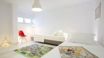 4 bedrooms, iron/ironing board, travel cot, free WiFi