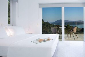4 bedrooms, iron/ironing board, travel cot, free WiFi - Villa Euriclea Villas Harriet, with sea view! (Ligia)