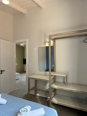2 bedrooms, iron/ironing board, free WiFi, bed sheets - Eris Apartment - 2 Bedroom Apartment (Frini)