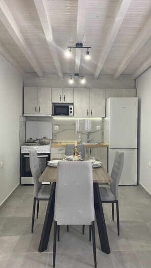 Fridge, oven, stovetop, coffee/tea maker - Eris Loft - 1 Bedroom Apartment (Frini)