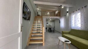 TV - Eris Loft - 1 Bedroom Apartment (Frini)