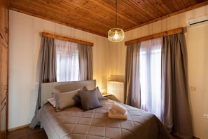 2 bedrooms, iron/ironing board, free WiFi, bed sheets - Rosa House Upstairs Lefkada — AV Properties (Nikiana)