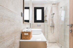Hair dryer, towels - Villa Chriselia - 3 Bedrooms With Sea Access (Lefkada)