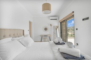 3 bedrooms, iron/ironing board, travel cot, free WiFi - Villa Chriselia - 3 Bedrooms With Sea Access (Lefkada)