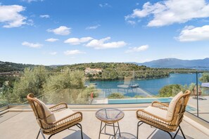 Terrace/patio - Villa Chriselia - 3 Bedrooms With Sea Access (Lefkada)