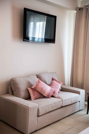 TV - NV Pink Suite Nikiana Lefkada — AV Properties (Nikiana)