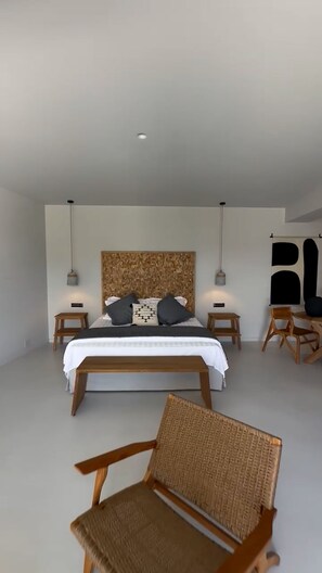 1 bedroom, iron/ironing board, free WiFi, bed sheets - Zephyrus Suite - Cavalier Suites (Nikiana)