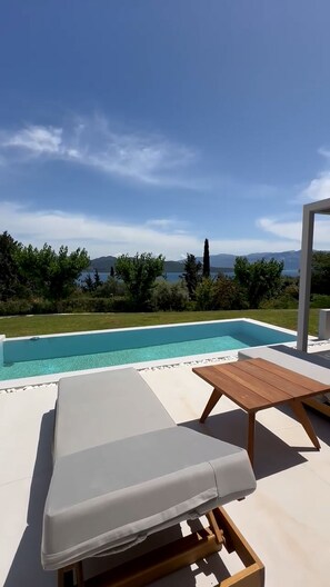 Pool - Baron Suite —Cavalier suites (Nikiana)