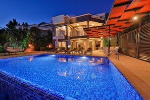 Pool - Villa Celik in Kalkan (Kalkan)