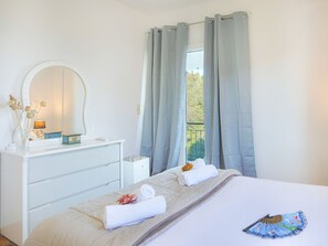 3 bedrooms, iron/ironing board, travel cot, bed sheets - Villa Arilia in Ionian Islands (Ionian Islands)