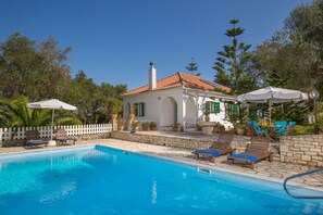 Pool - Villa Maria in Paxi with 2 bedrooms and 1 bathrooms (Paxi)