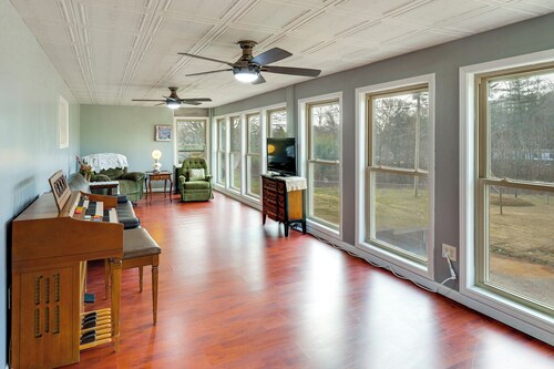 Hike, Fish & Explore: McMinnville Farmhouse + Yard