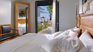 3 bedrooms, iron/ironing board, free WiFi, bed sheets - Casa Blue Villa in Crete (Agia Pelagia)
