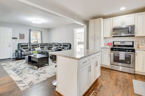 Private kitchen - 7 Mi to Dtwn ATL! Family-Friendly Escape w/ Deck (Atlanta)