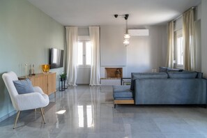 TV - Nisimos Modern Apartment (Analipsi)