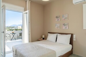 3 bedrooms, iron/ironing board, travel cot, bed sheets - Nisimos Modern Apartment (Analipsi)