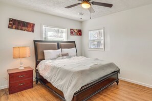 Unclassified image, 5 of 27, button - Near Hospitals & UT Campus: Pet-Friendly Home! (Knoxville)