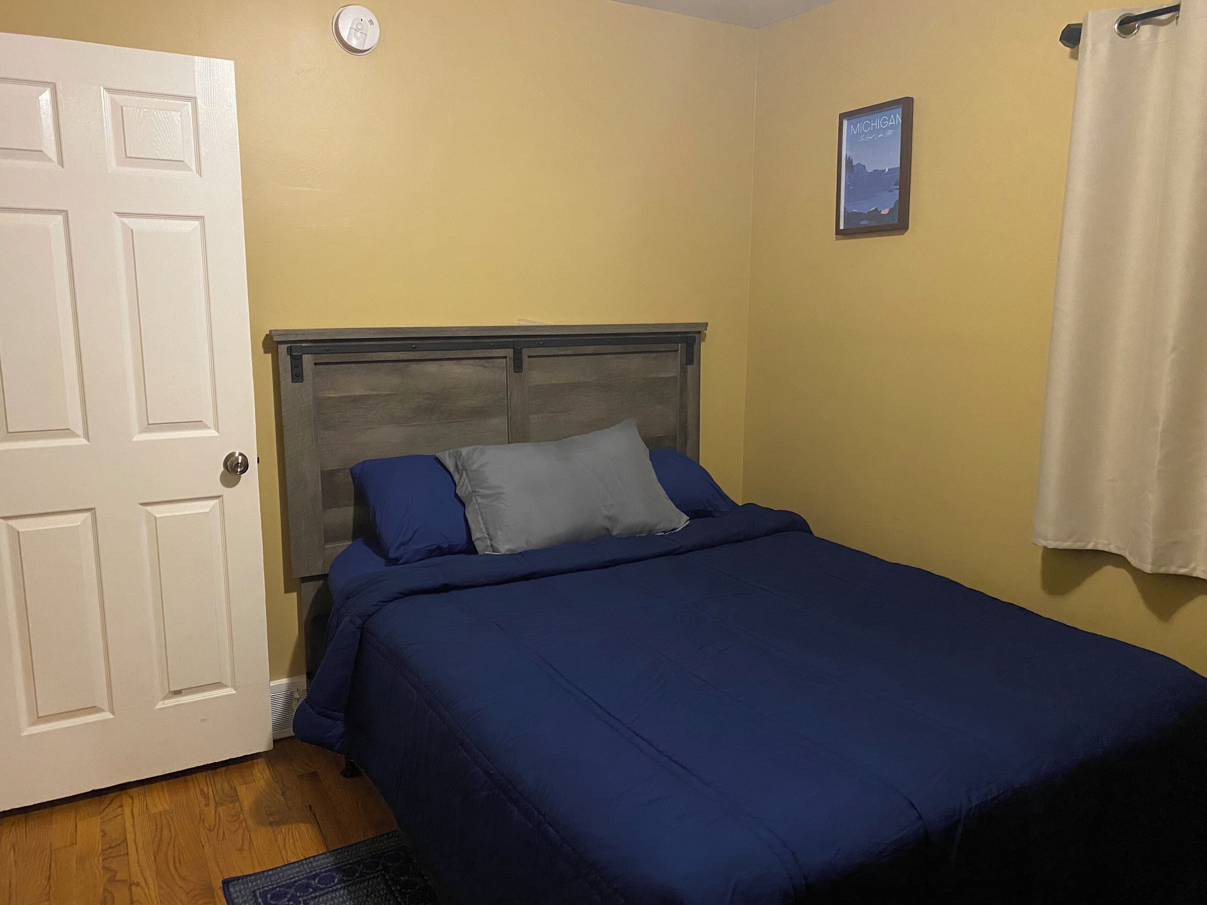 Desk, iron/ironing board, free WiFi, bed sheets