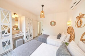 3 bedrooms, iron/ironing board, travel cot, bed sheets - Villa Rio in Kalkan with 3 bedrooms and 2 bathrooms (Kalkan)