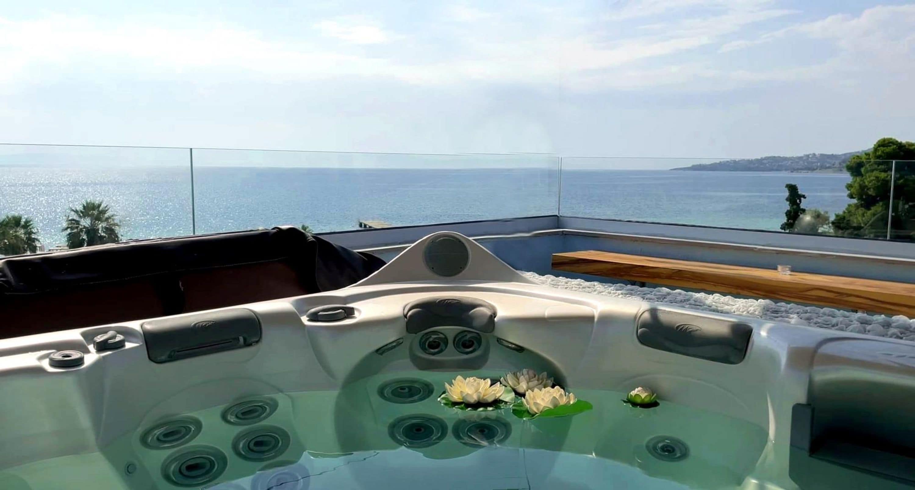 Outdoor spa tub