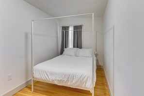 Unclassified image, 2 of 24, button