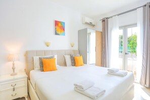1 bedroom, desk, iron/ironing board, travel cot - Angela Suite in Kassiopi (Kassiopi)