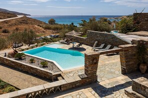 Pool - Relax & Joy Villa | Koundouros Kea Beachside (Koundouros)