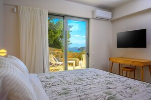 2 Schlafzimmer, Schreibtisch, Bügeleisen/Bügelbrett, Reisekinderbett