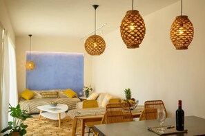 Dining - Heartwood Suite w Shared Pool by Roots Suites (Agios Nikolaos)