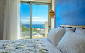 2 bedrooms, iron/ironing board, travel cot, free WiFi - Branch Suite w Shared Pool by Roots Suites (Agios Nikolaos)