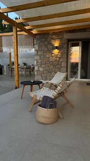 Outdoor dining - Two Bedroom Villa - Villa  3 (Agios Nikitas)