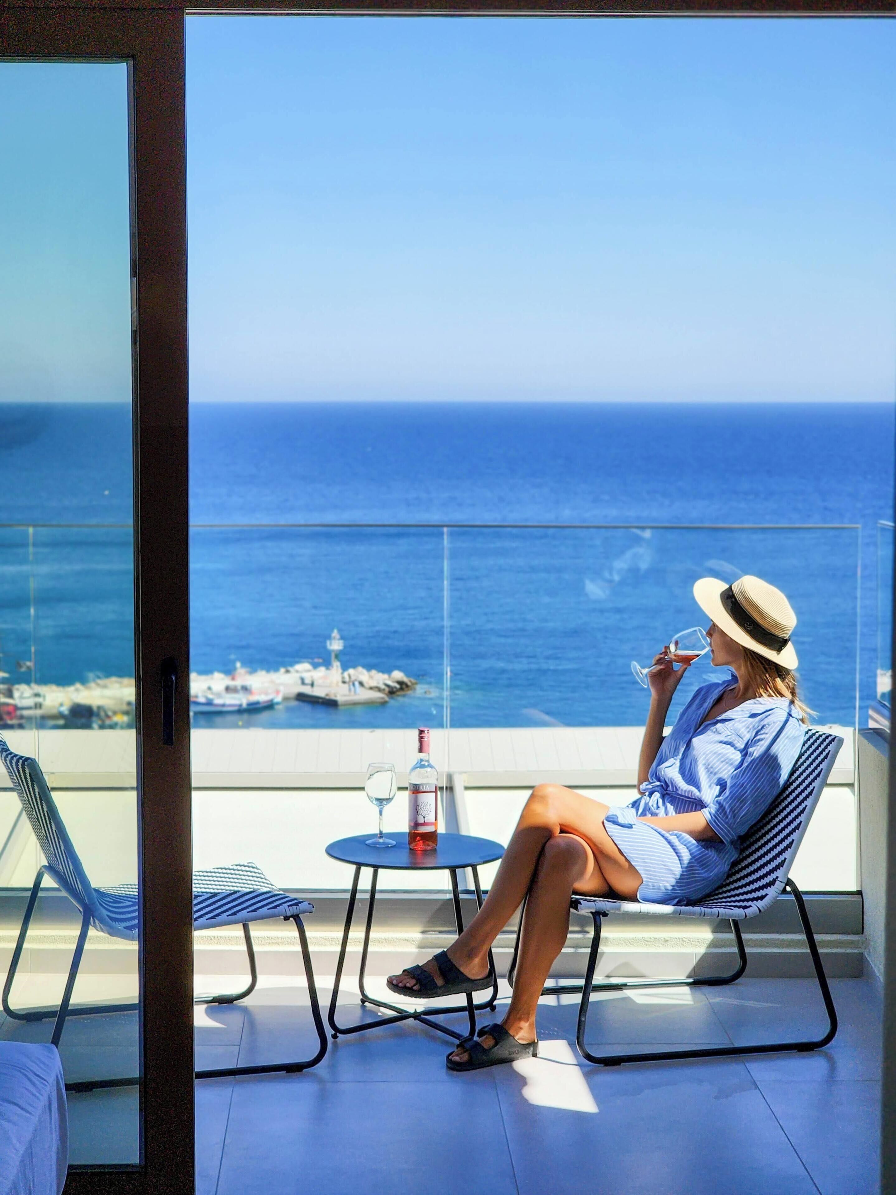 Superior-Doppelzimmer, Balkon, Meerblick | Terrasse/Patio