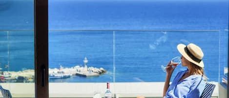 Superior tweepersoonskamer, balkon, uitzicht op zee | Terras
