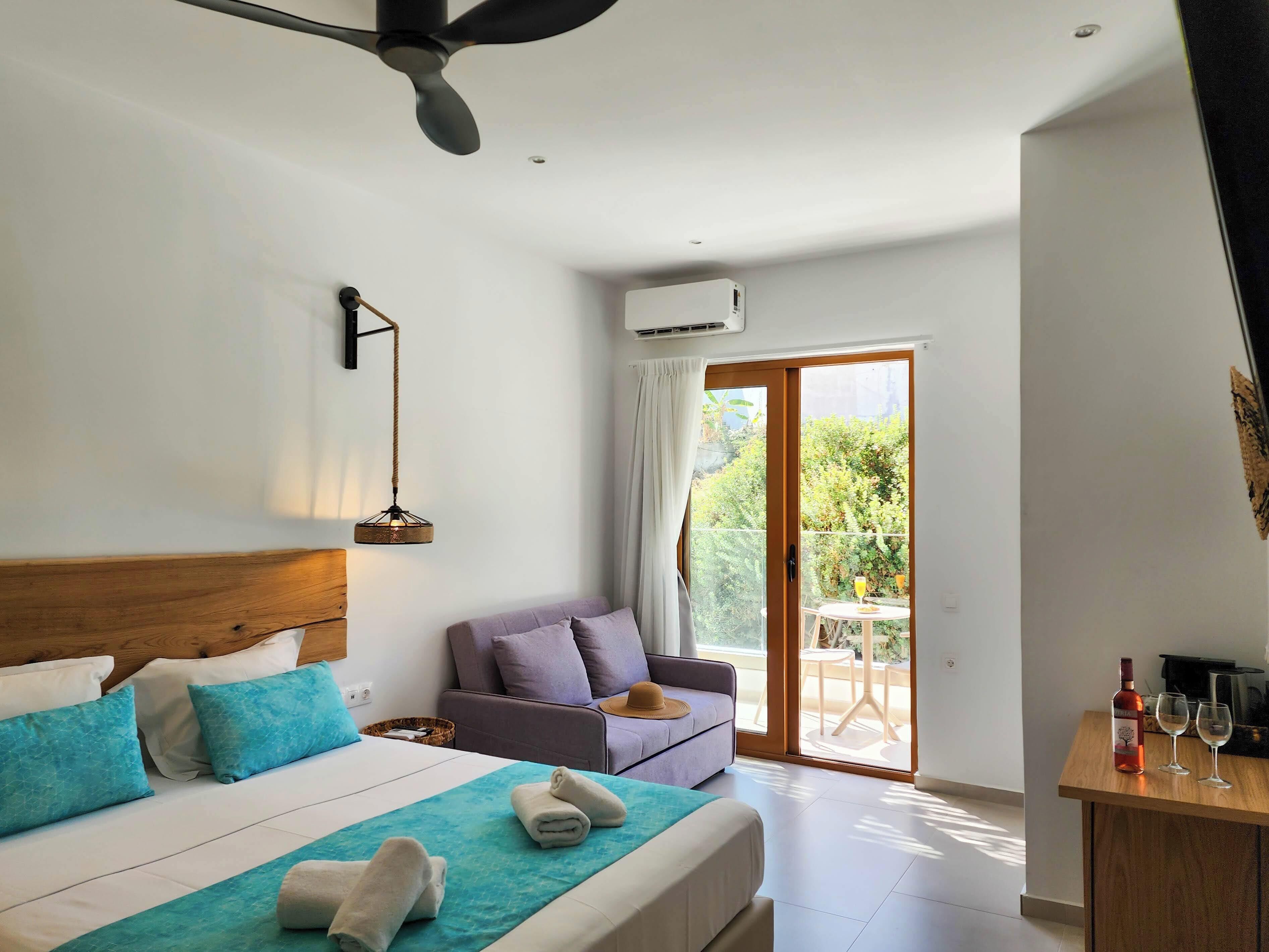Deluxe Double Room, Balcony | In-room safe, blackout drapes, free WiFi