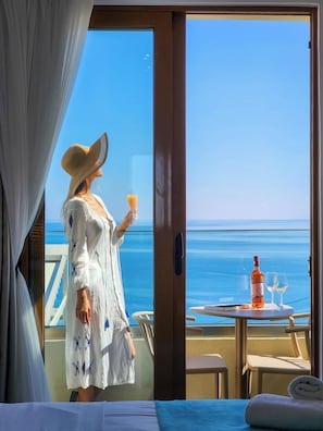 Standard Double Room, Balcony, Sea View | In-room safe, blackout curtains, soundproofing, free WiFi - Zoe Boutique Hotel (Mylopotamos)